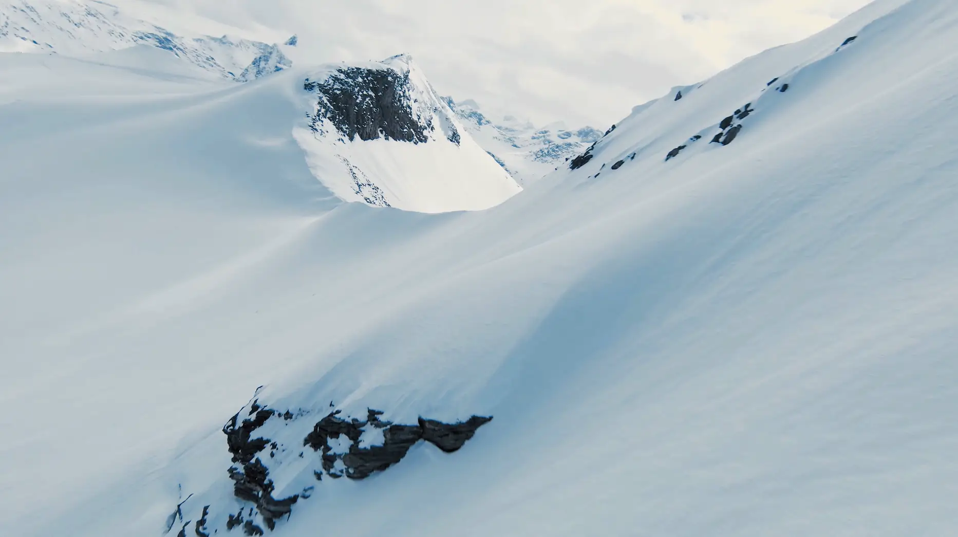 Villa Vie Odyssey in snowy landscape